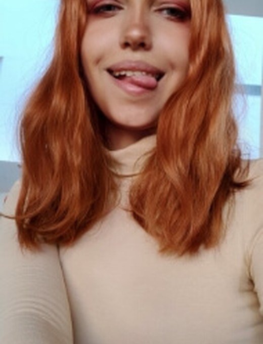 Lena live video chat profile on InstaCam