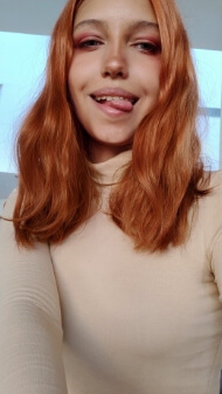 Bella live video chat profile on InstaCam